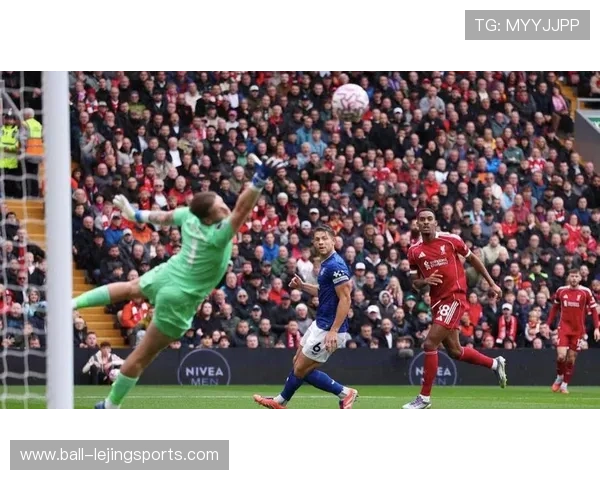 足球明星大白引领新风潮 领跑赛场与慈善事业双重辉煌 足球明星大白引领新风潮 领跑赛场与慈善事业双重辉煌