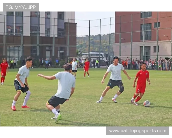 香港足球队5号球员是谁 了解他的个人背景与在队表现
